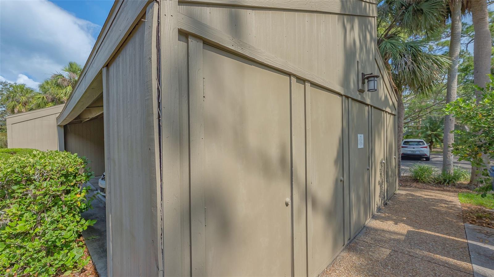 107 WOODLAND PL #107