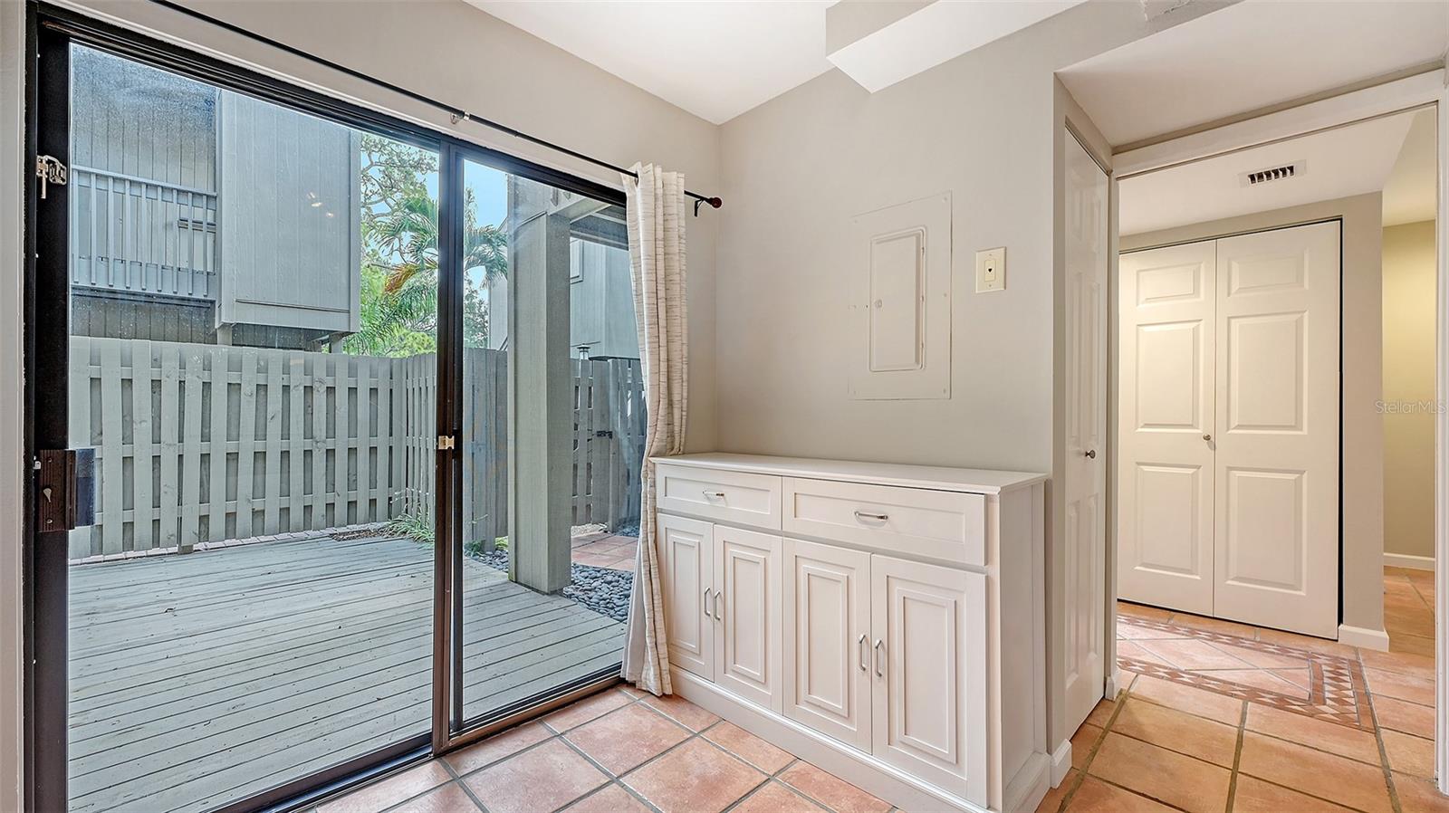 107 WOODLAND PL #107