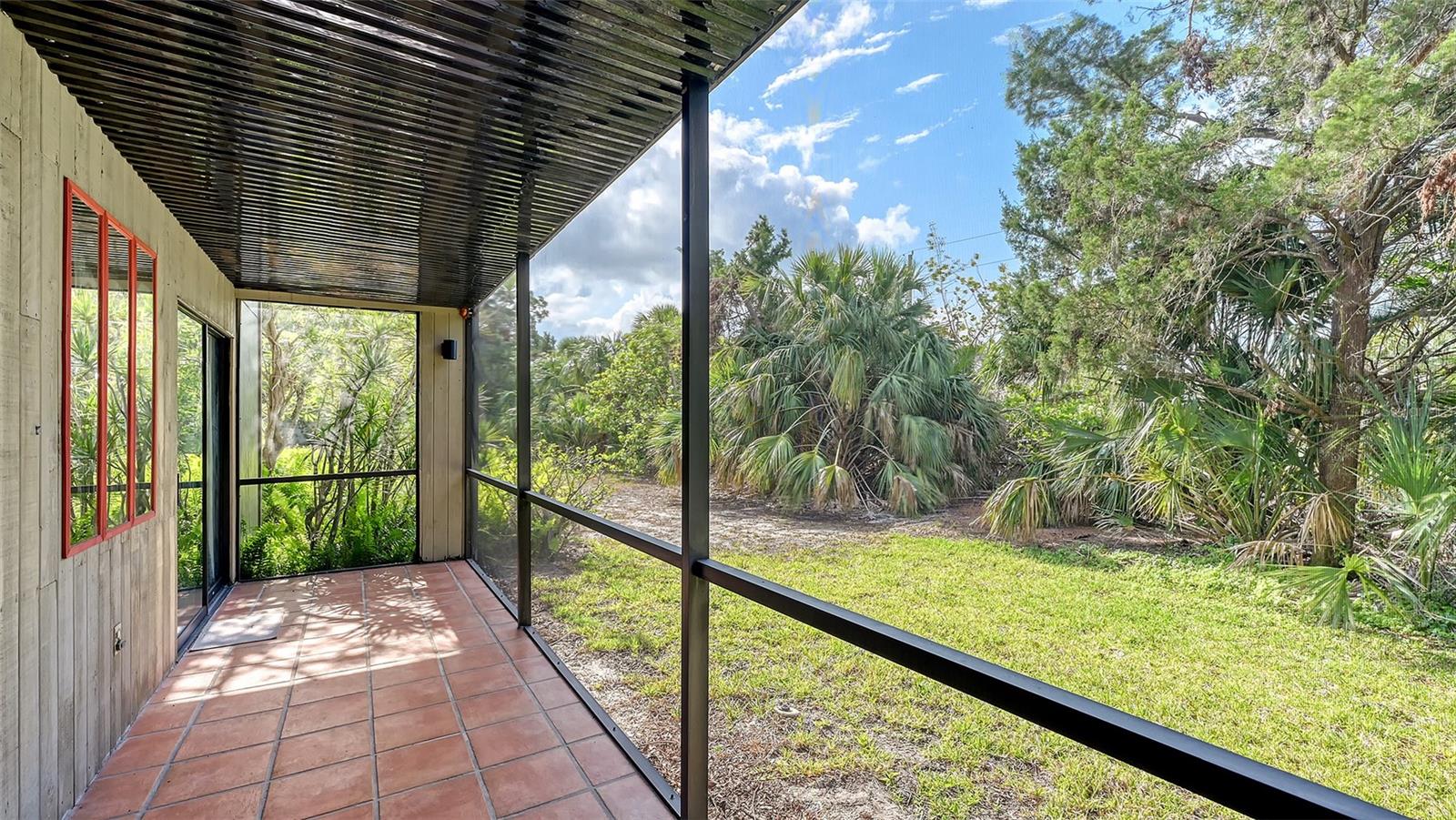 107 WOODLAND PL #107