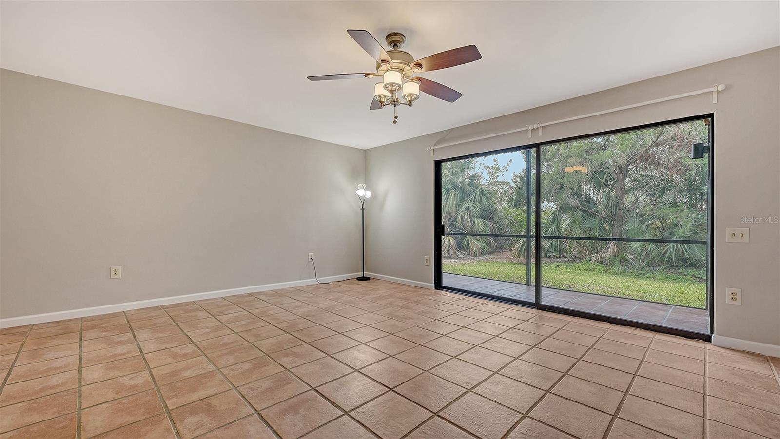 107 WOODLAND PL #107