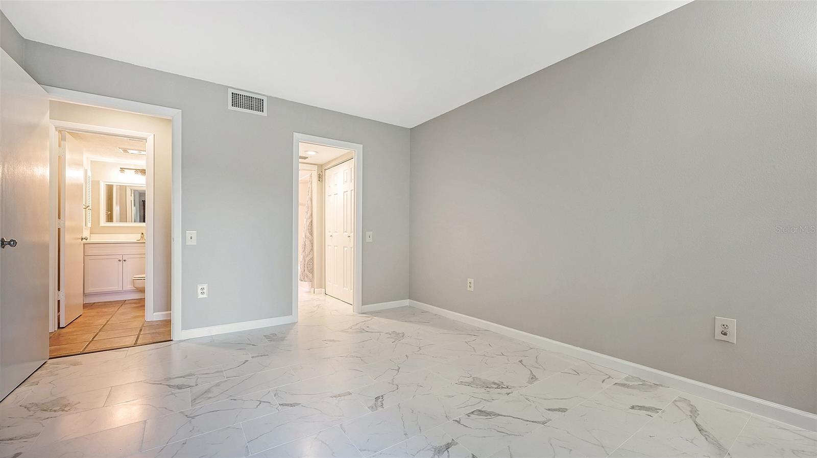 107 WOODLAND PL #107