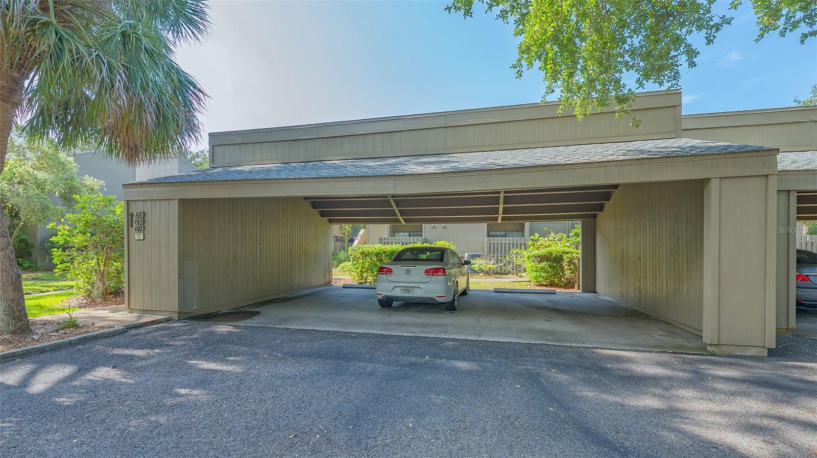 107 WOODLAND PL #107