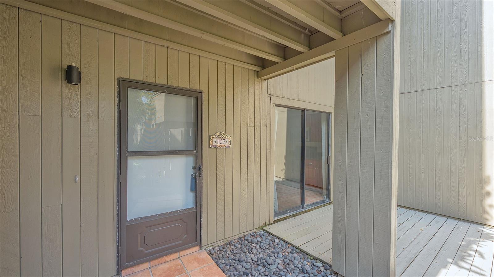 107 WOODLAND PL #107