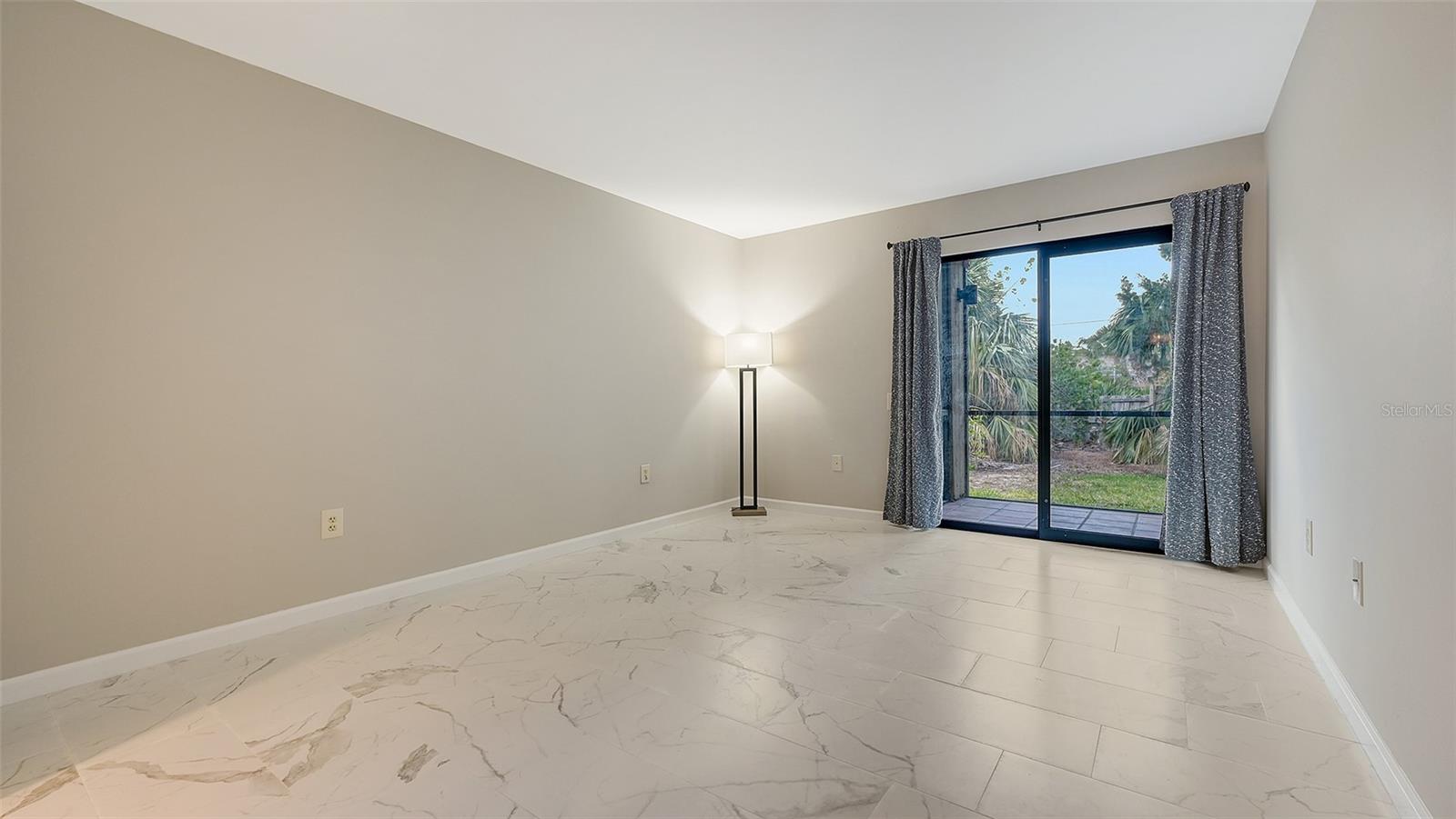 107 WOODLAND PL #107