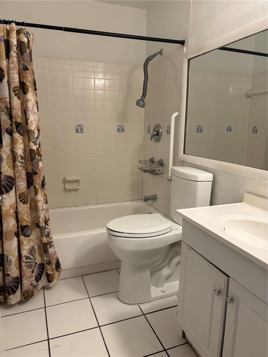 2733 HIDDEN LAKE BLVD #A