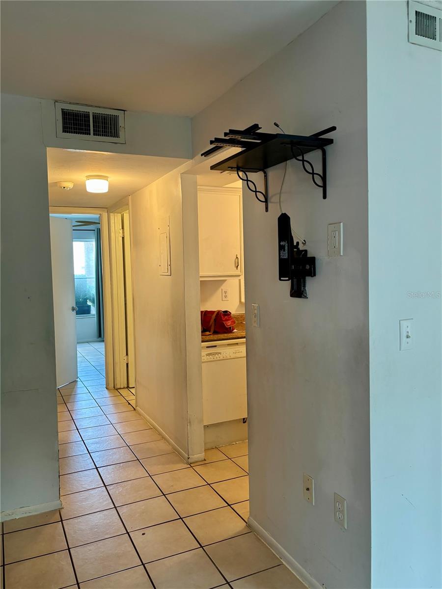 2733 HIDDEN LAKE BLVD #A