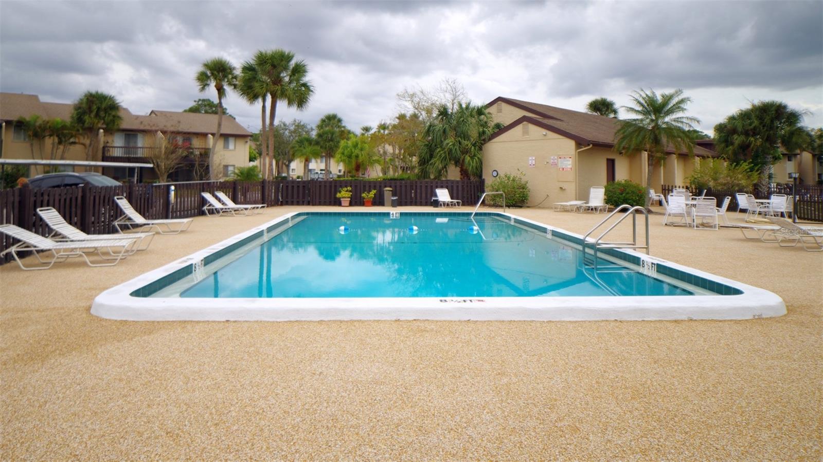 2733 HIDDEN LAKE BLVD #A