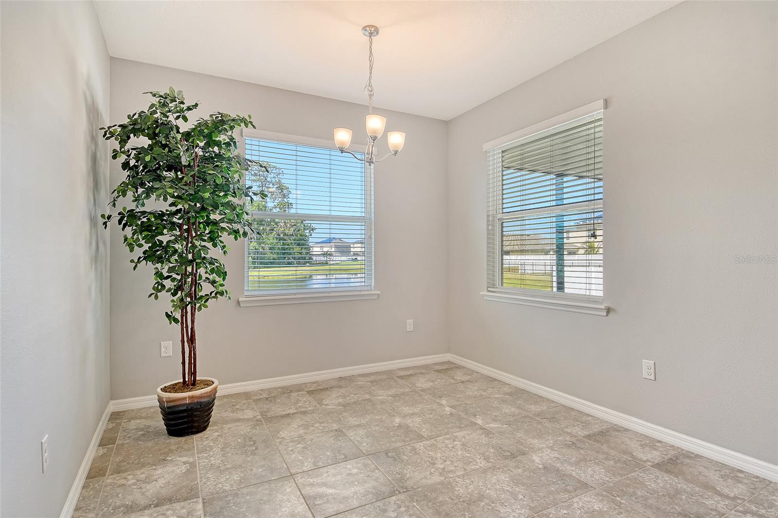 364 GRANDE VISTA BLVD