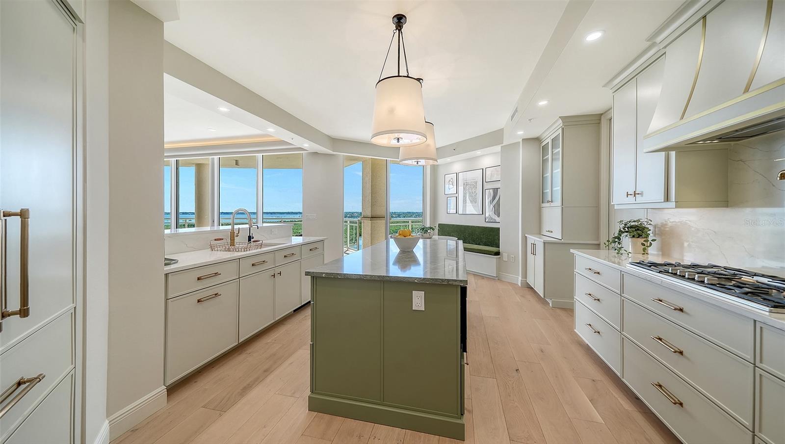 1300 BENJAMIN FRANKLIN DR #809