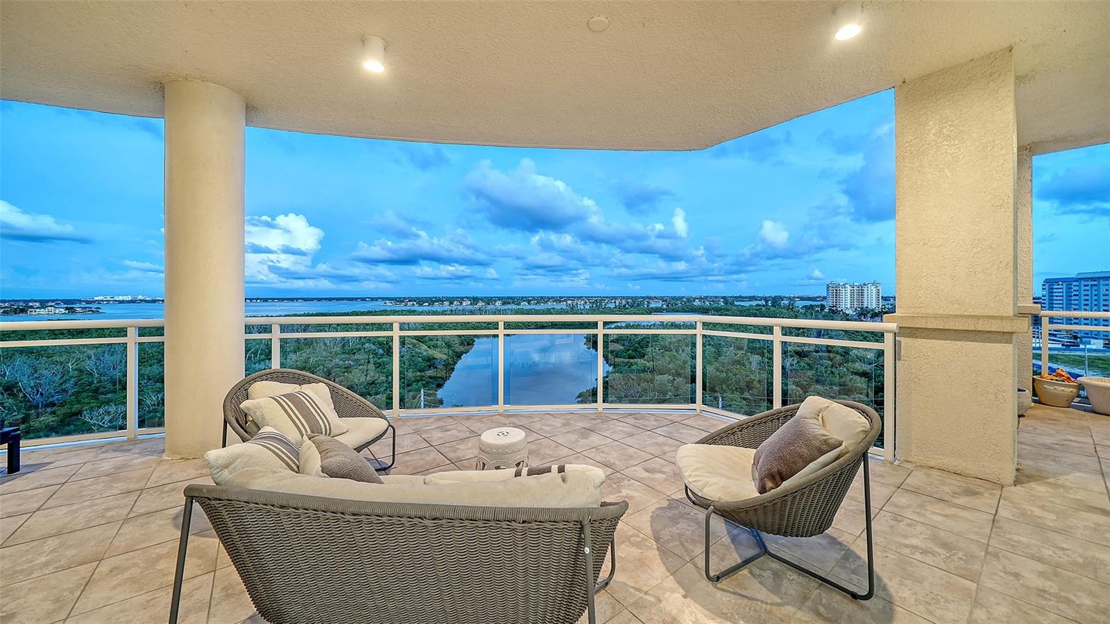 1300 BENJAMIN FRANKLIN DR #809