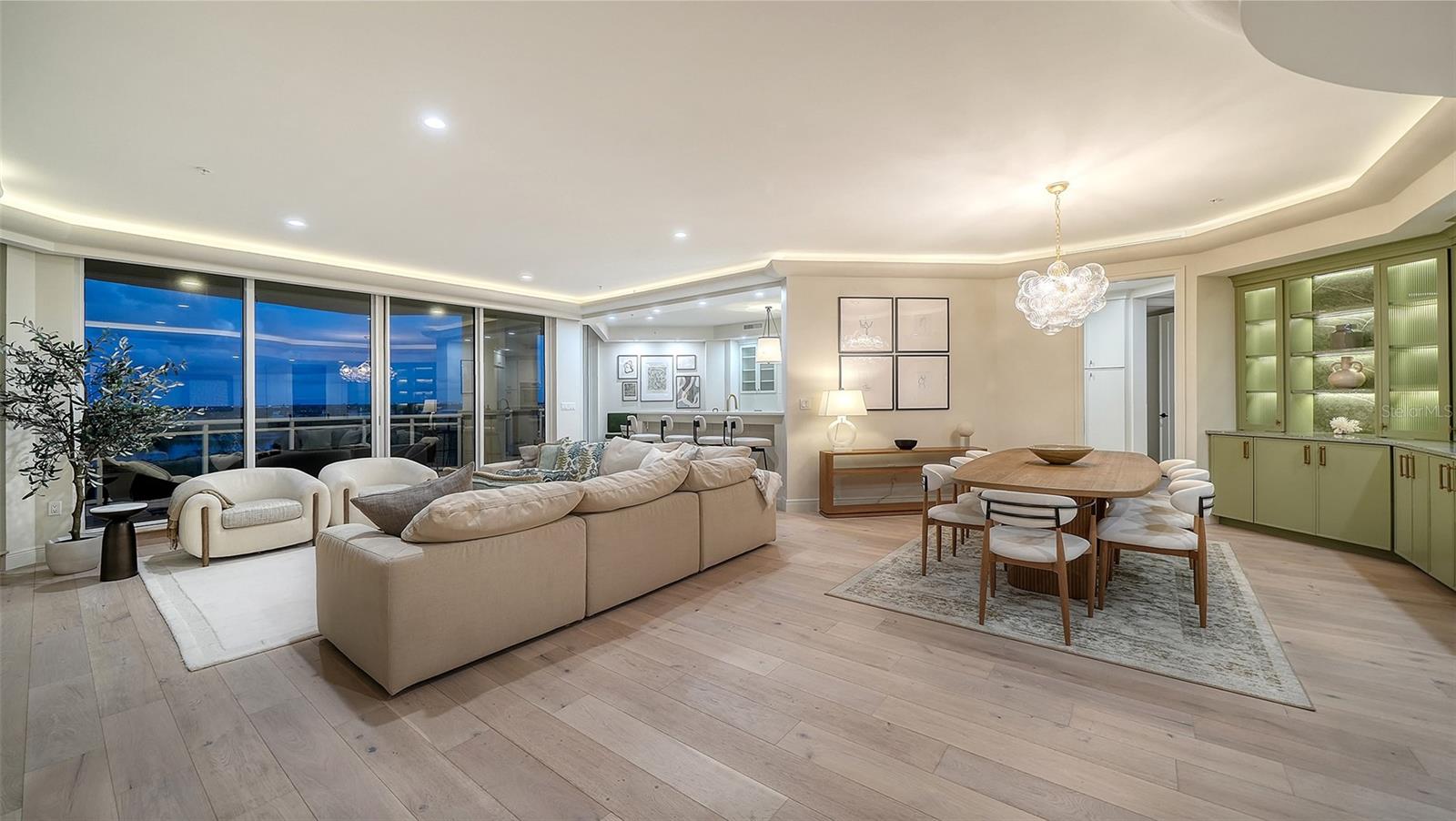 1300 BENJAMIN FRANKLIN DR #809
