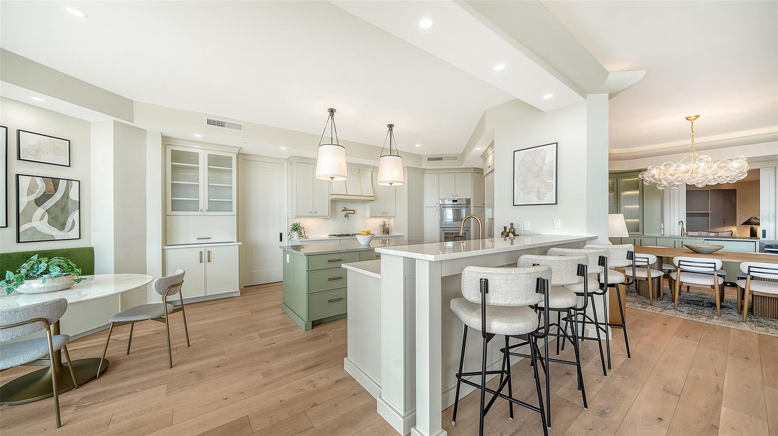 1300 BENJAMIN FRANKLIN DR #809