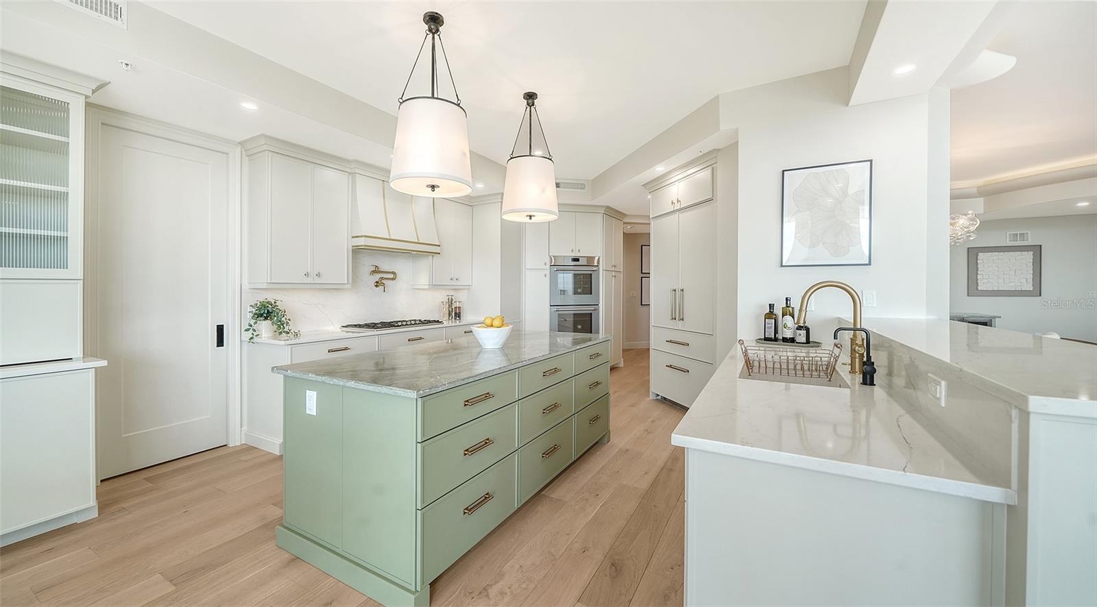 1300 BENJAMIN FRANKLIN DR #809