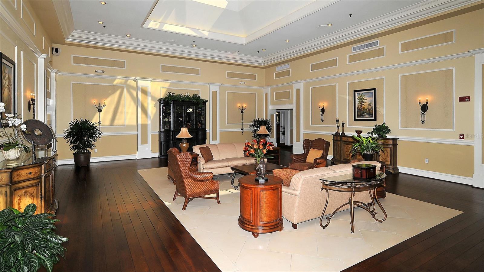 7880 PALM AIRE LN #203