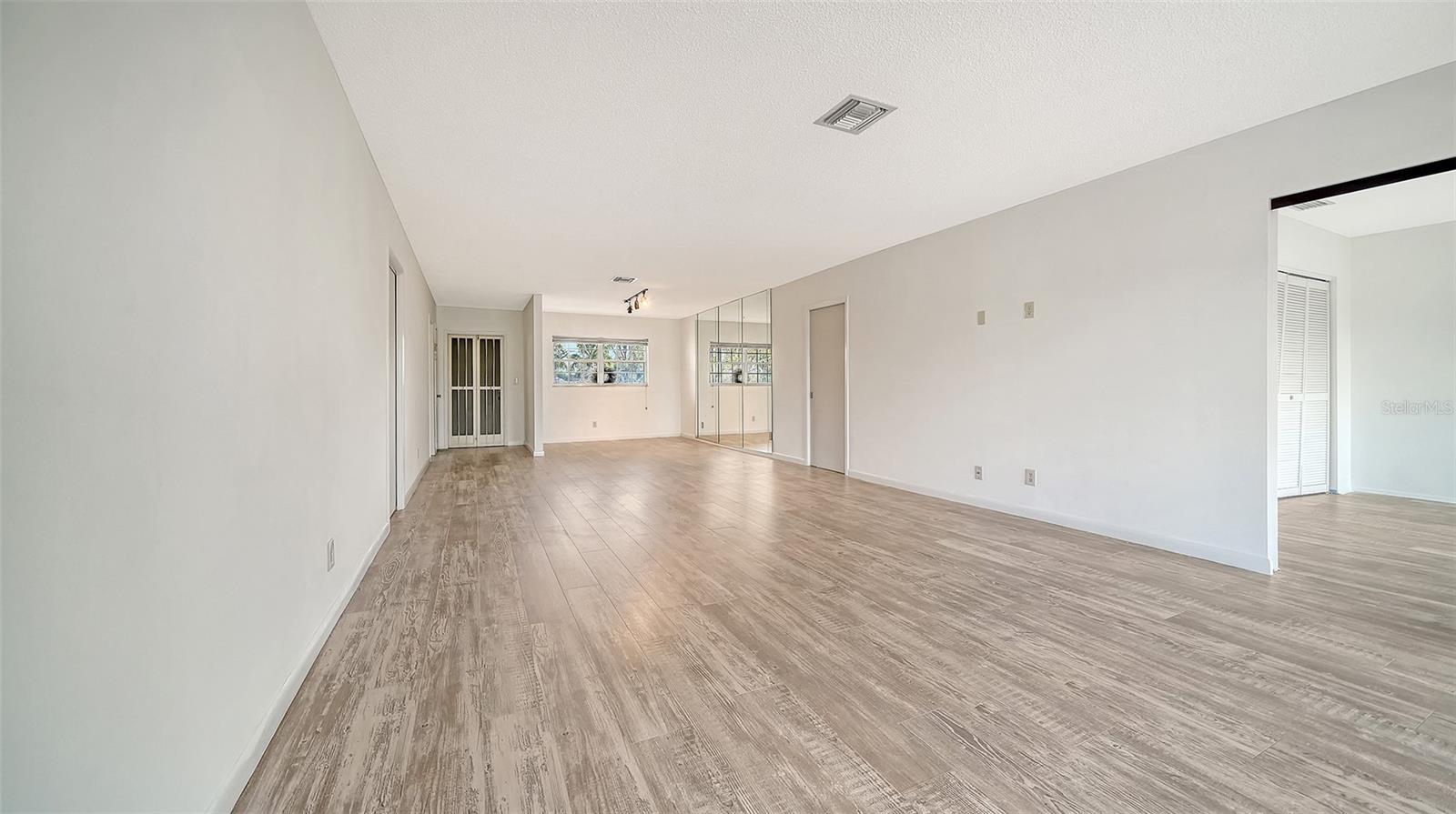 7880 PALM AIRE LN #203