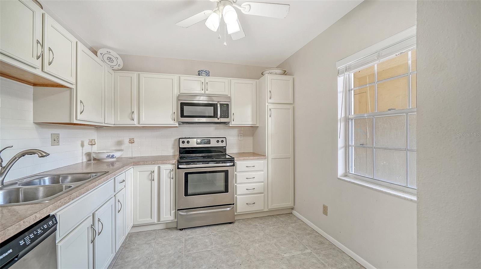 7880 PALM AIRE LN #203