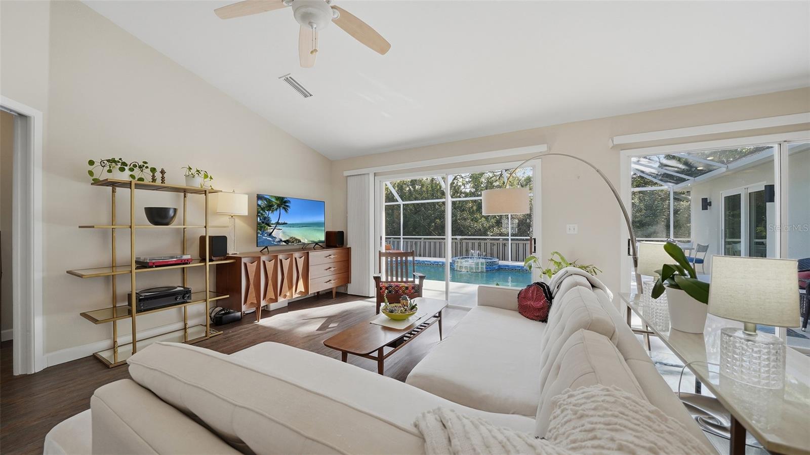 4668 HAMLETS GROVE DR