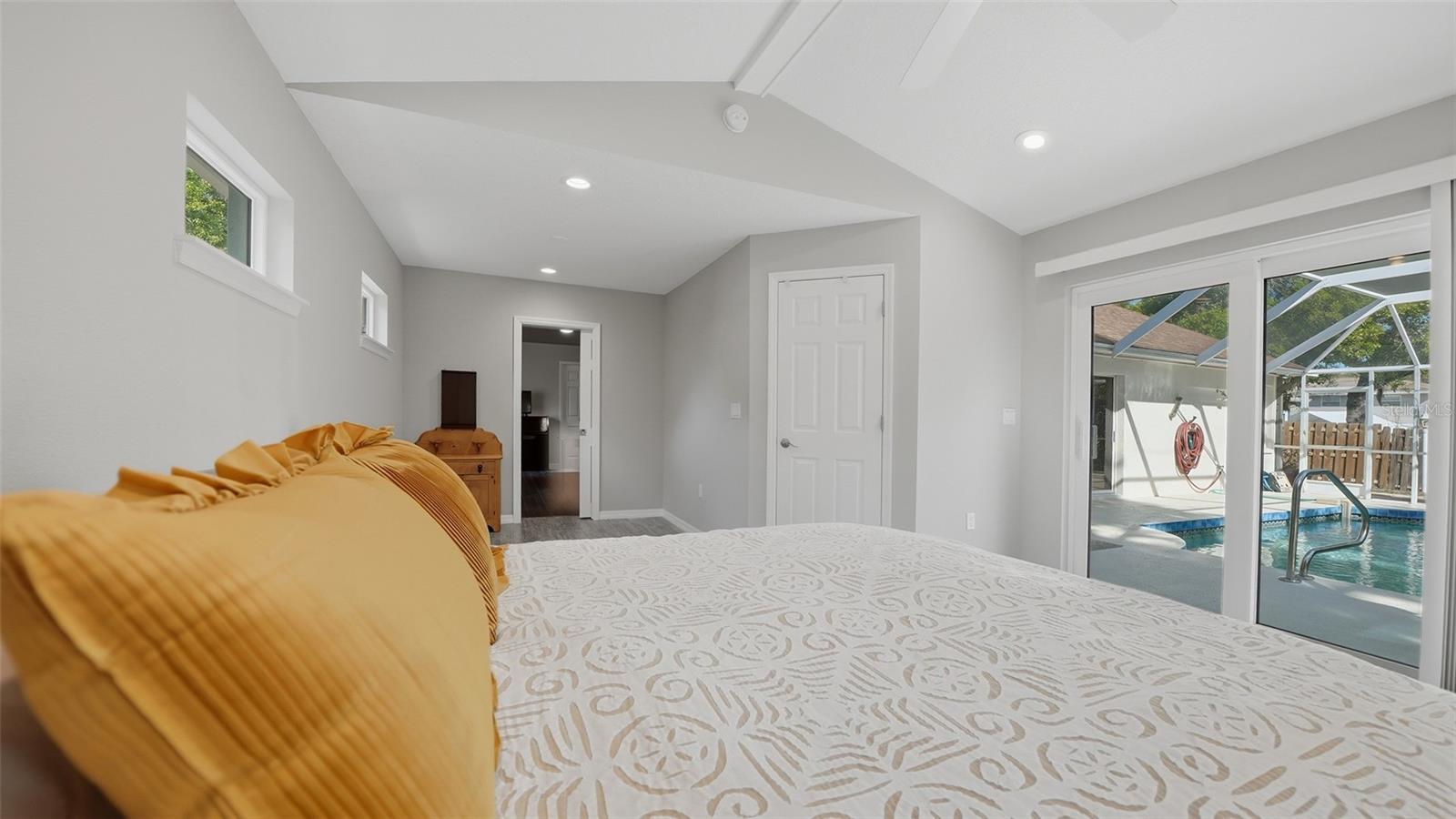 4668 HAMLETS GROVE DR