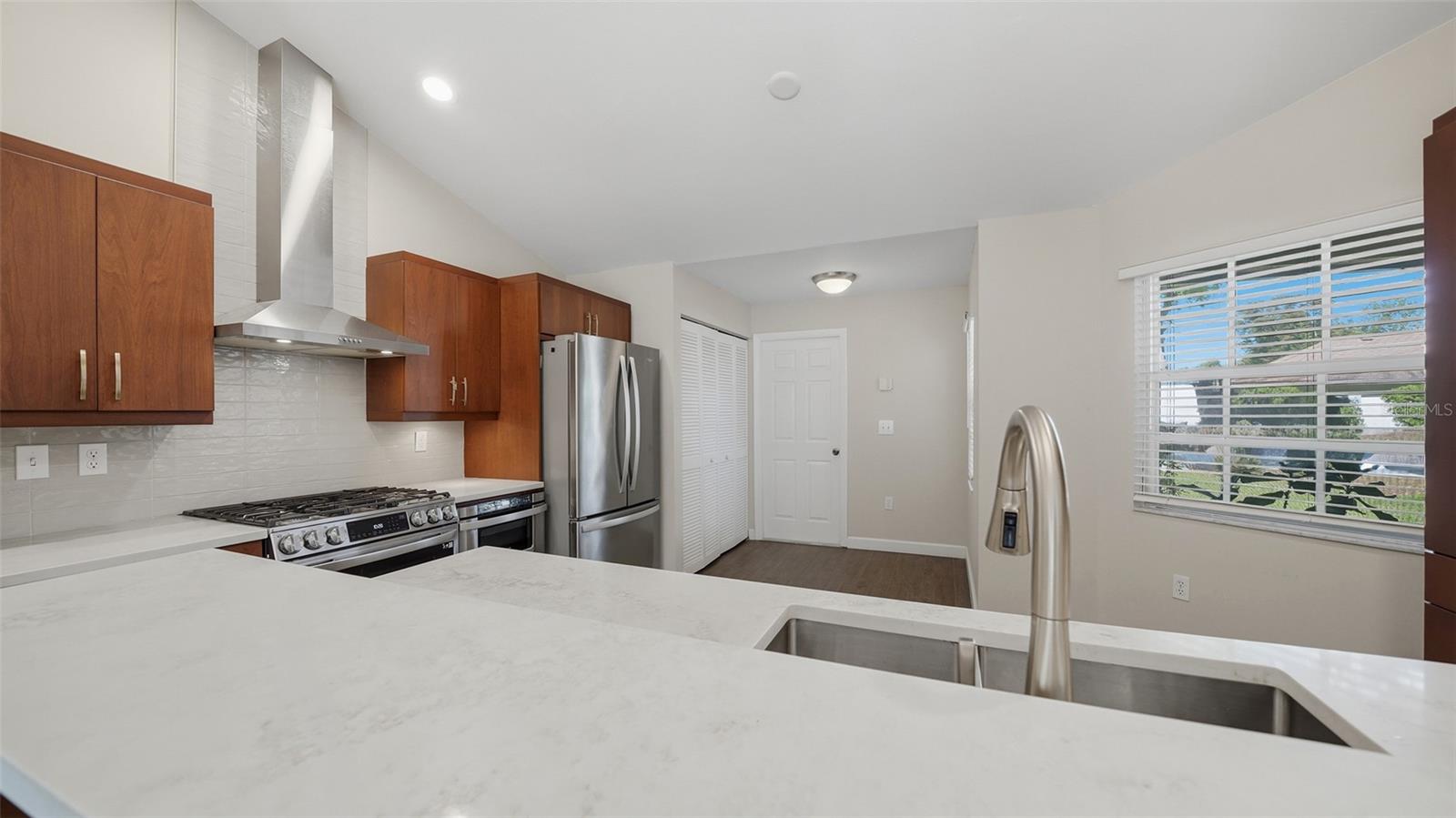 4668 HAMLETS GROVE DR