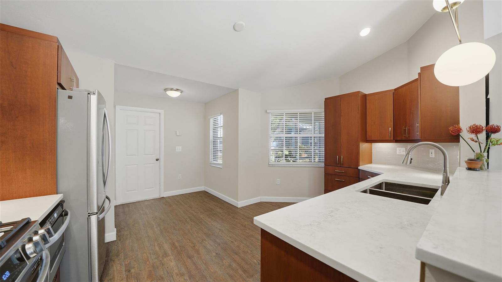 4668 HAMLETS GROVE DR