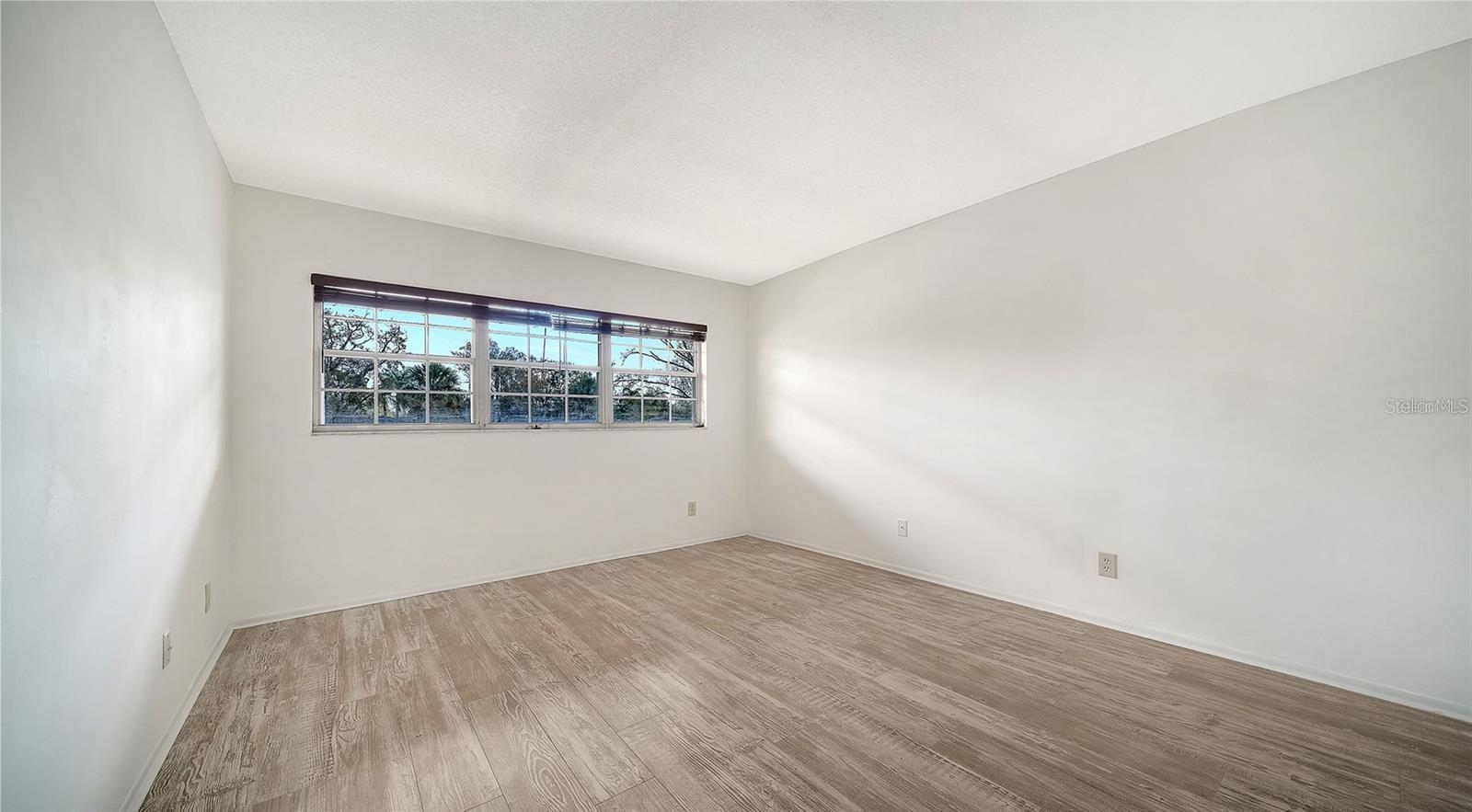 7880 PALM AIRE LN #203