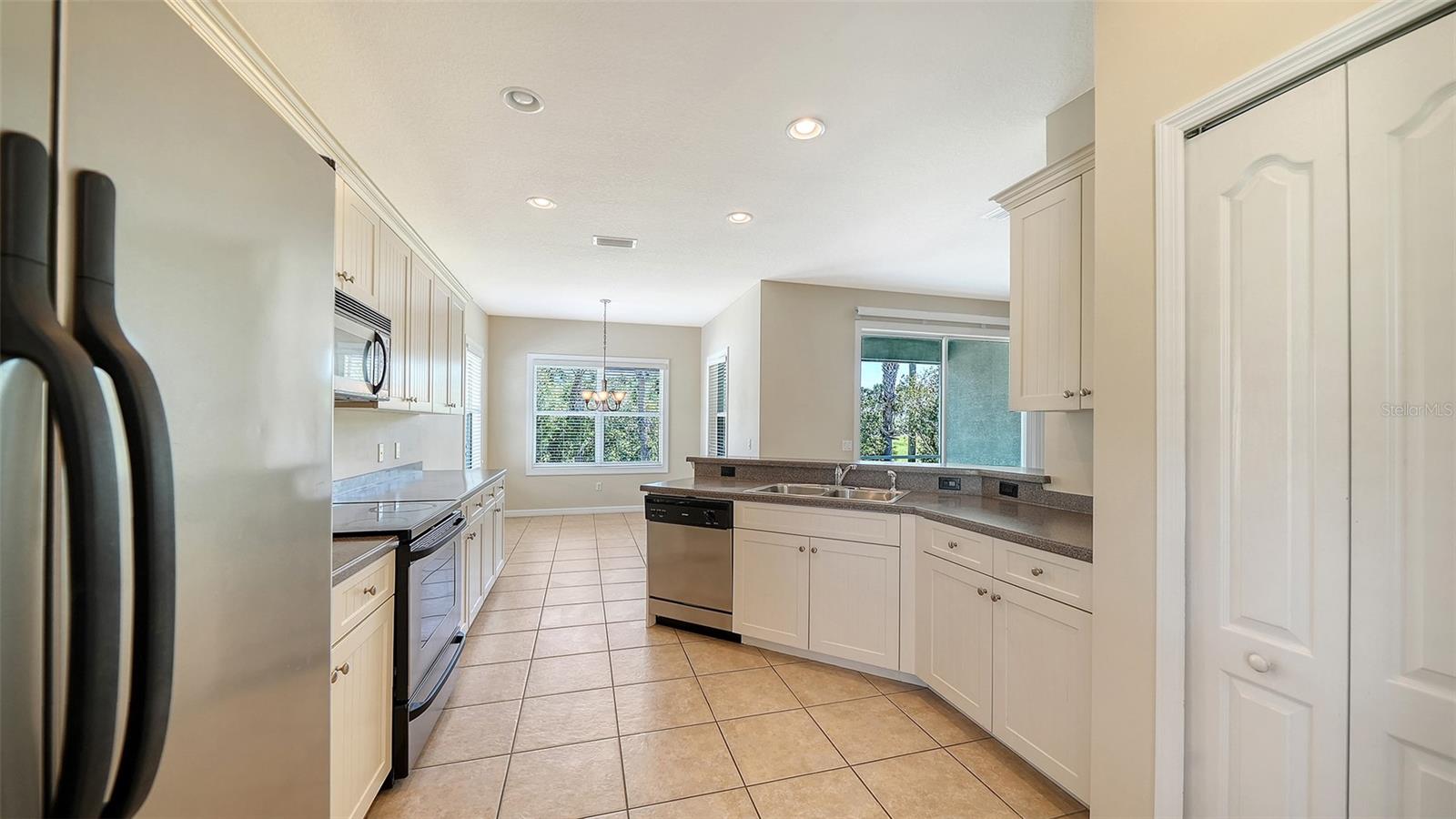 1424 BLUE HORIZON CIR