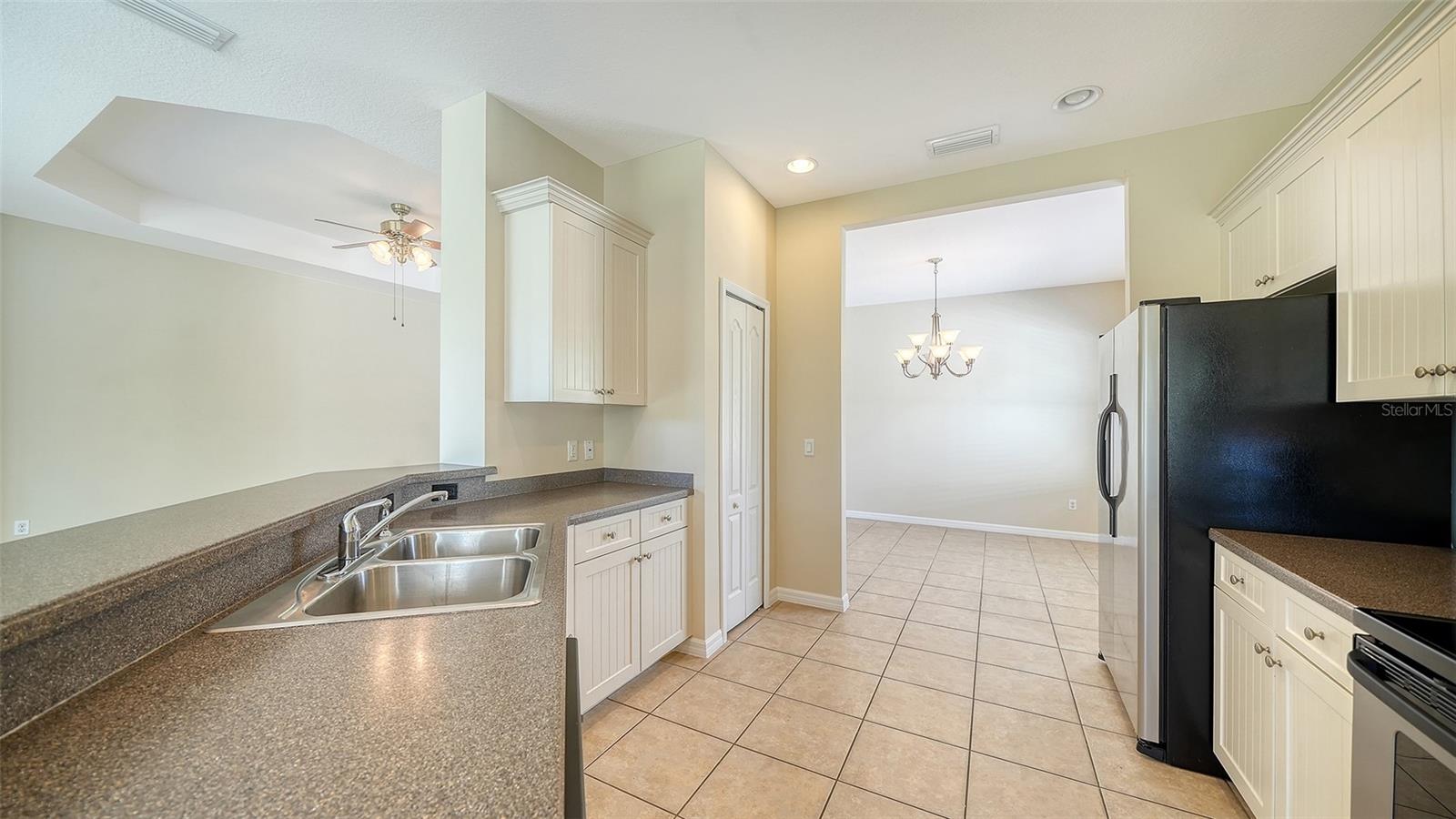 1424 BLUE HORIZON CIR