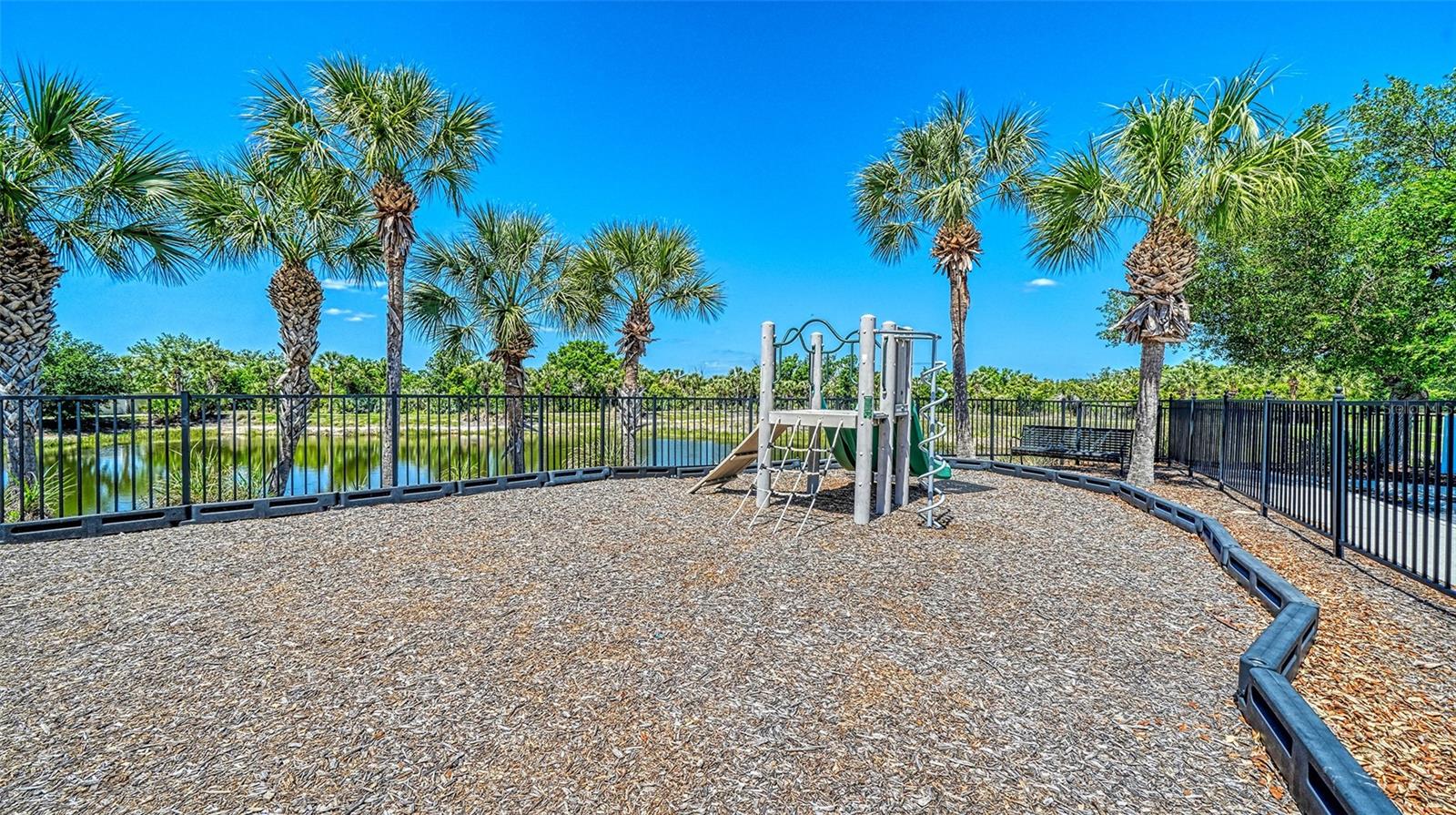 1424 BLUE HORIZON CIR