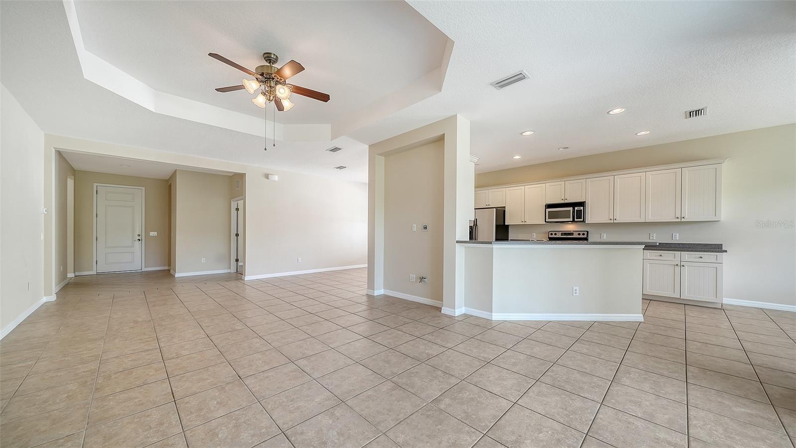1424 BLUE HORIZON CIR