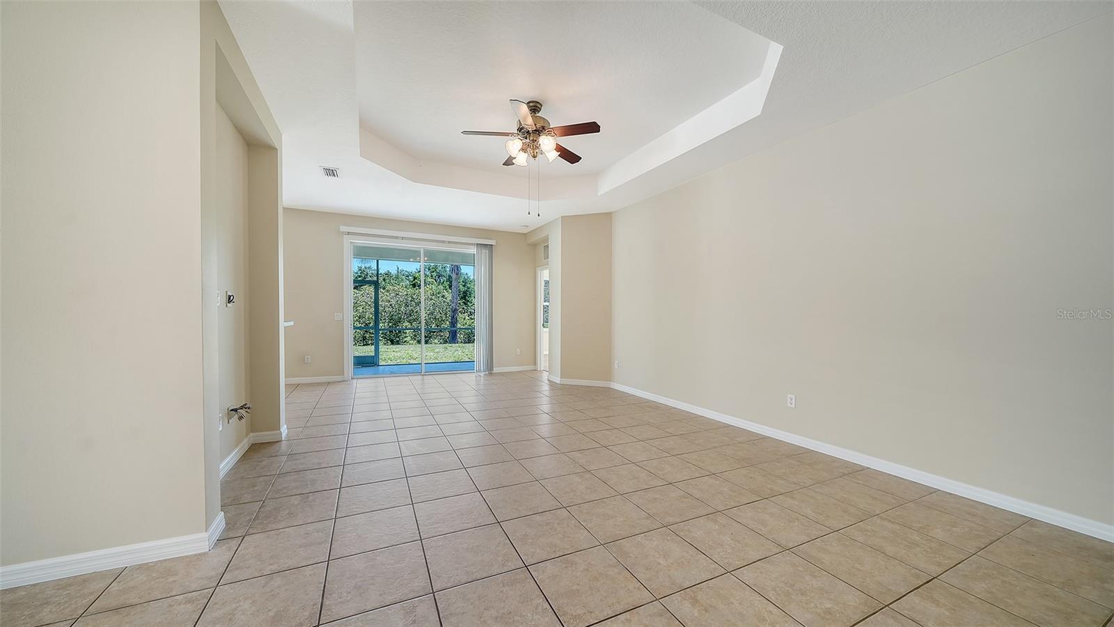 1424 BLUE HORIZON CIR