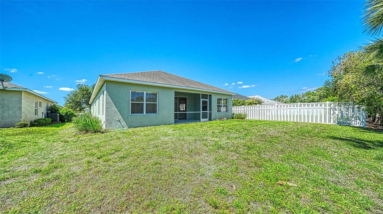 1424 BLUE HORIZON CIR