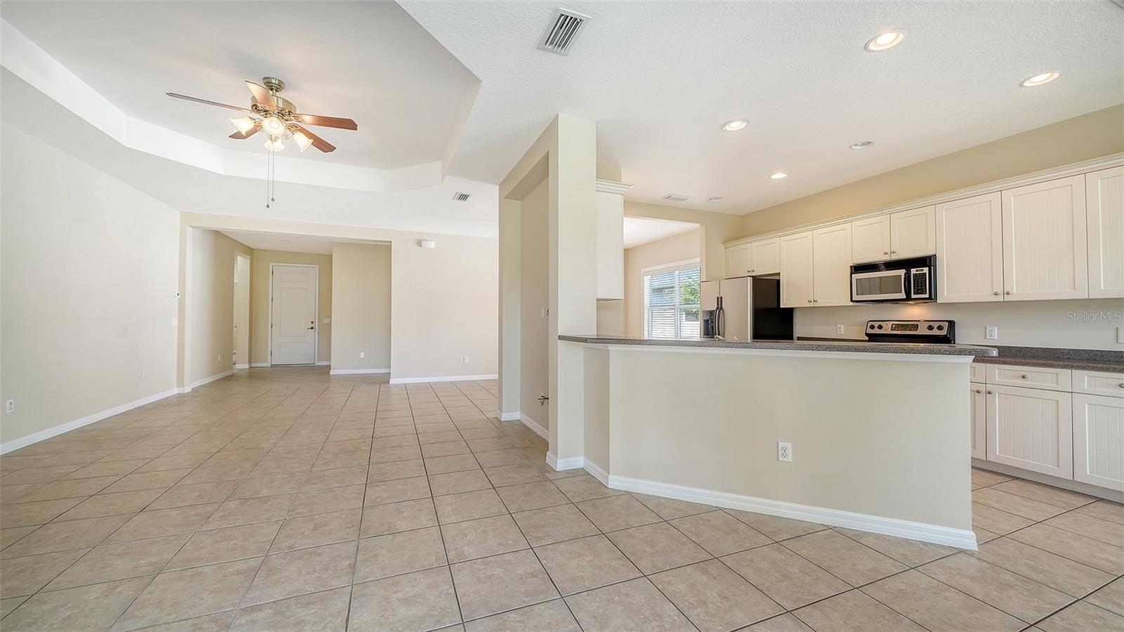 1424 BLUE HORIZON CIR