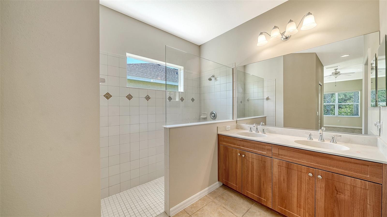 1424 BLUE HORIZON CIR