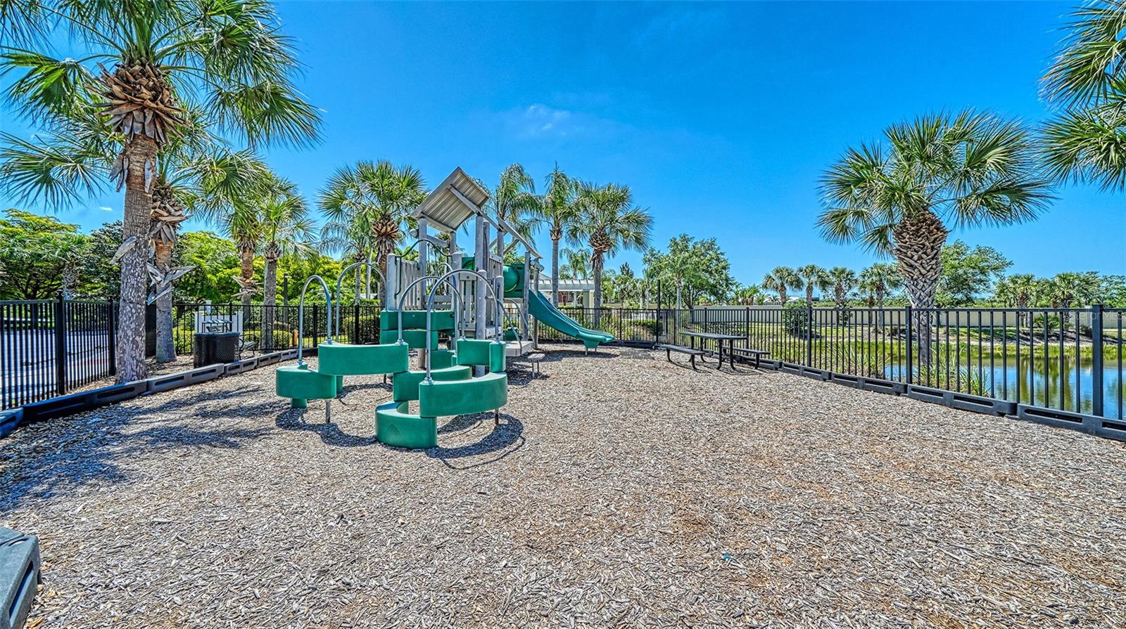 1424 BLUE HORIZON CIR