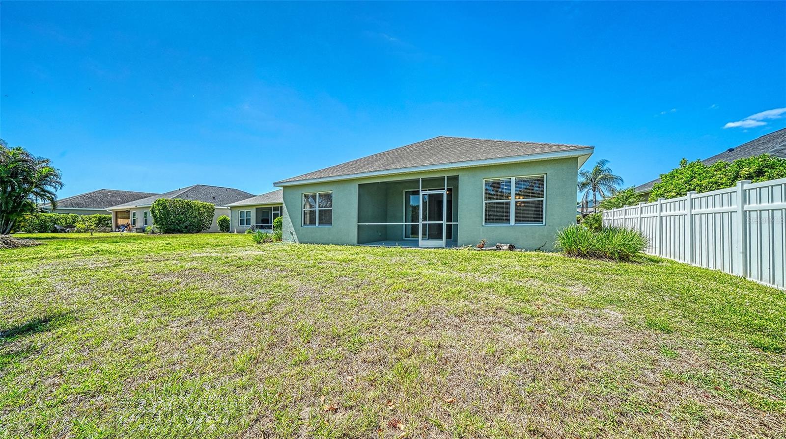 1424 BLUE HORIZON CIR