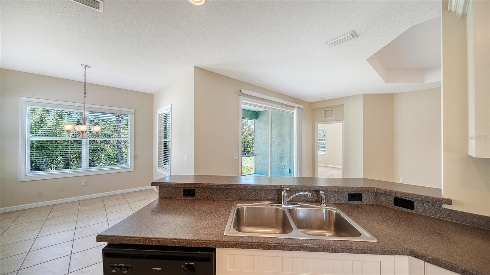1424 BLUE HORIZON CIR