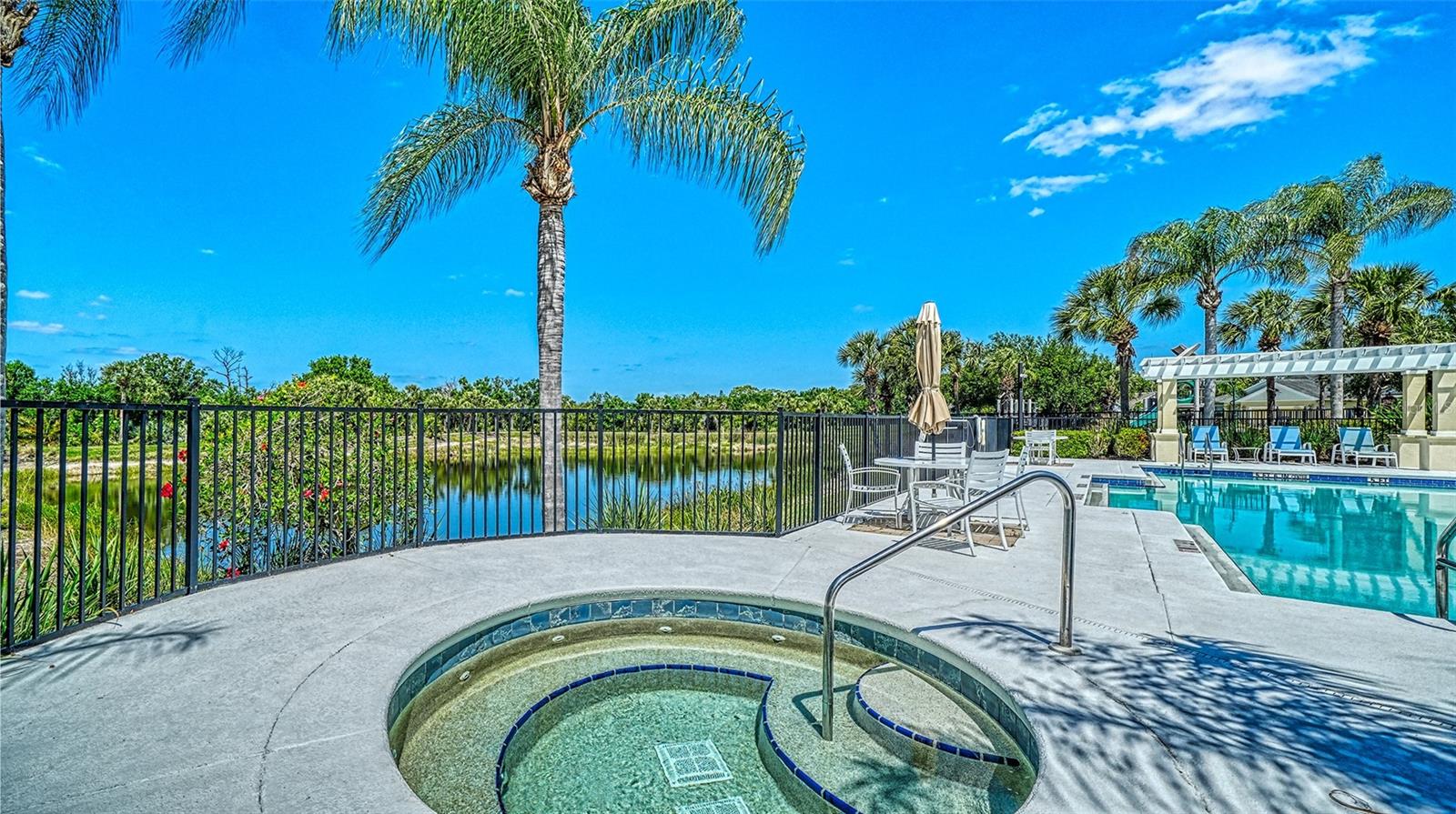 1424 BLUE HORIZON CIR
