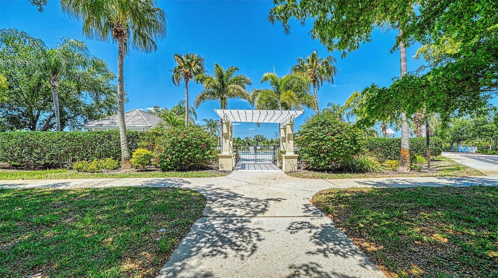 1424 BLUE HORIZON CIR