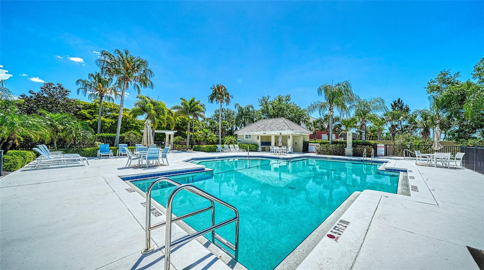 1424 BLUE HORIZON CIR