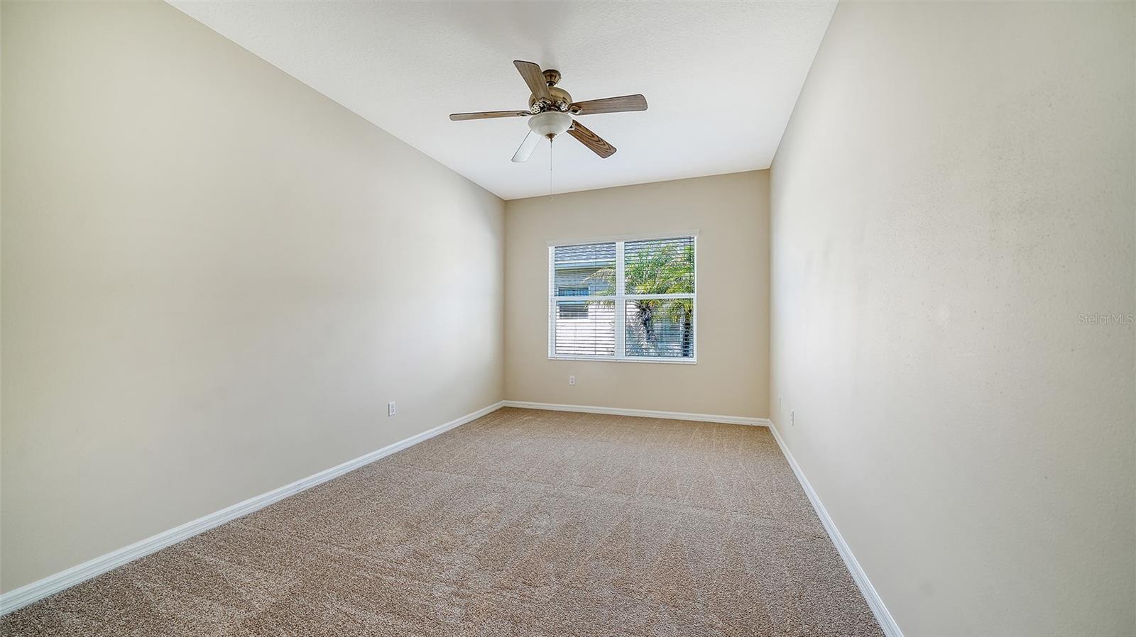 1424 BLUE HORIZON CIR