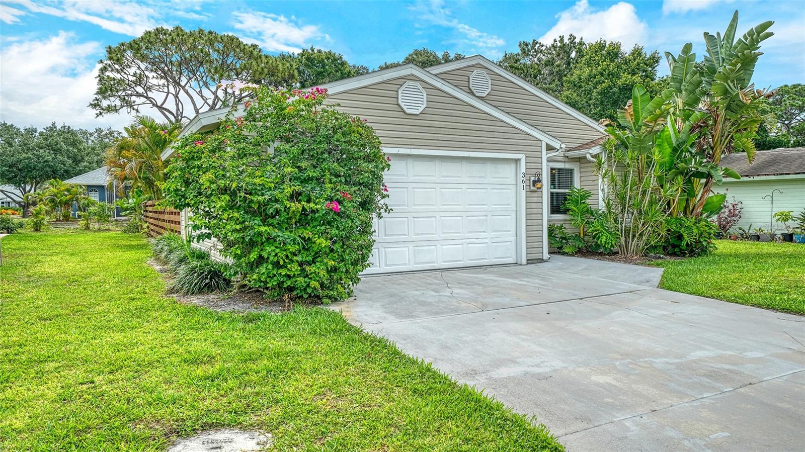 361 BEARDED OAKS CIR