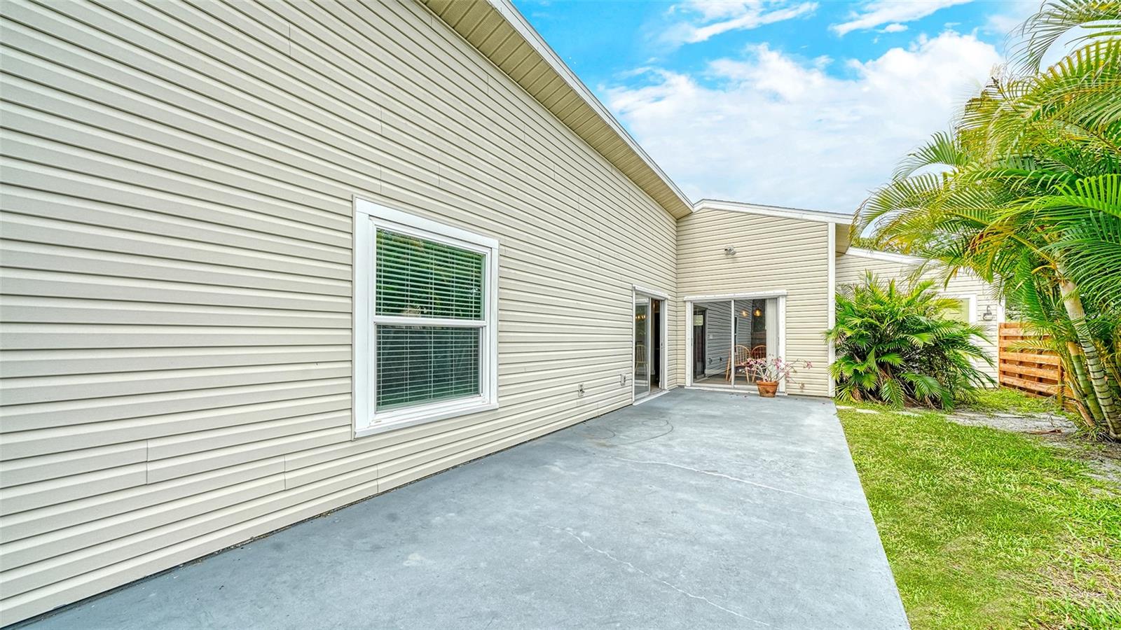 361 BEARDED OAKS CIR