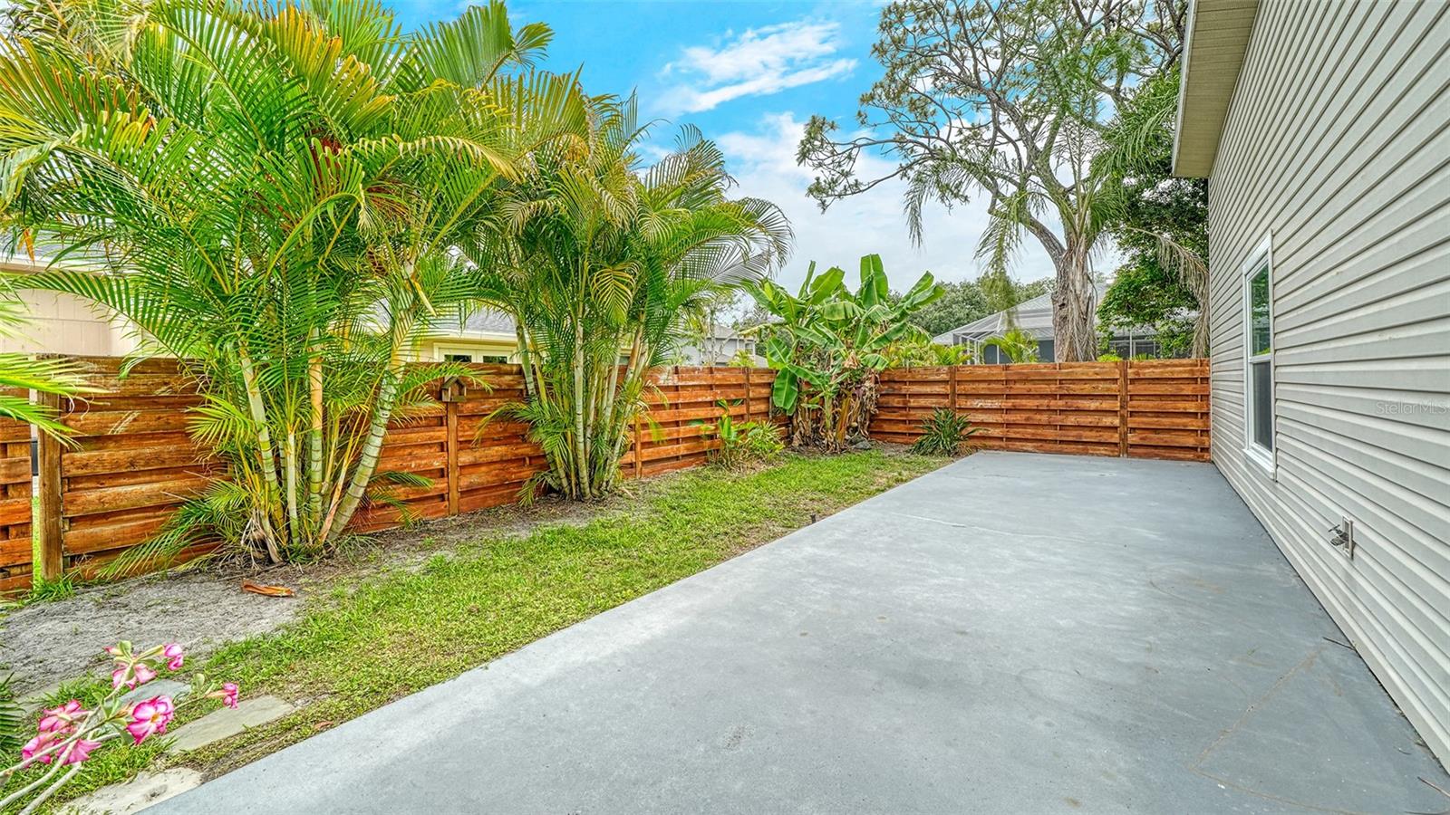 361 BEARDED OAKS CIR