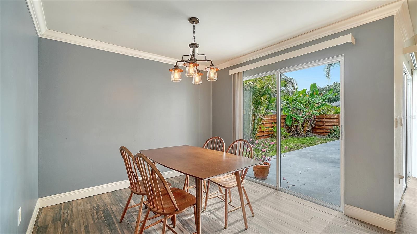 361 BEARDED OAKS CIR