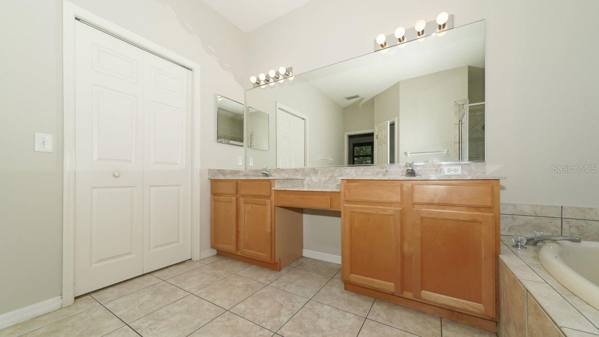 5453 NEW COVINGTON DR