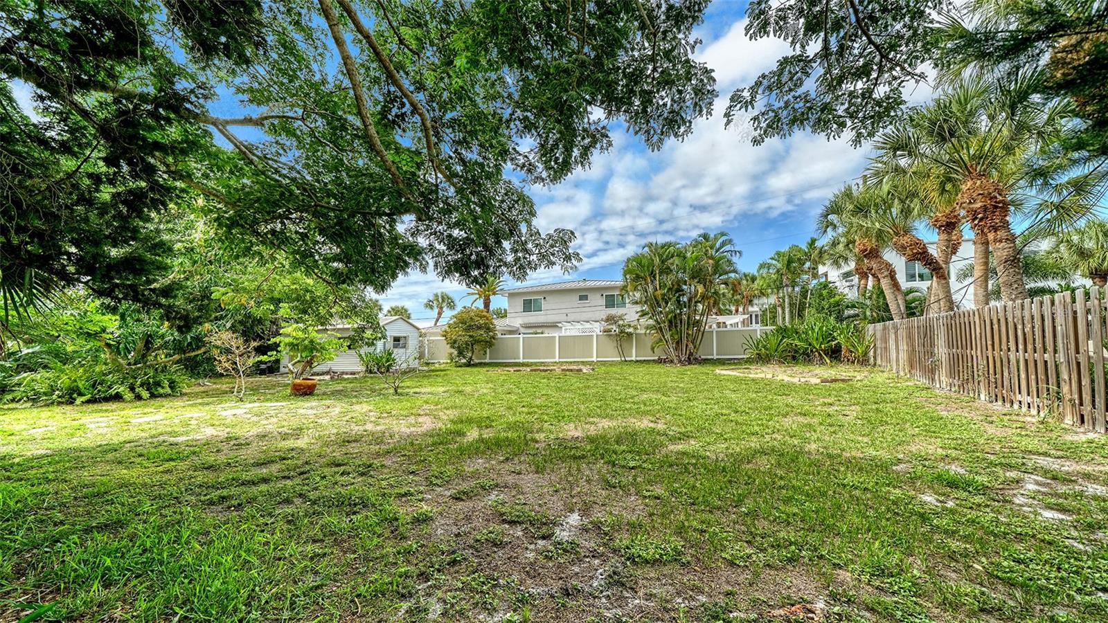 621 ALHAMBRA RD