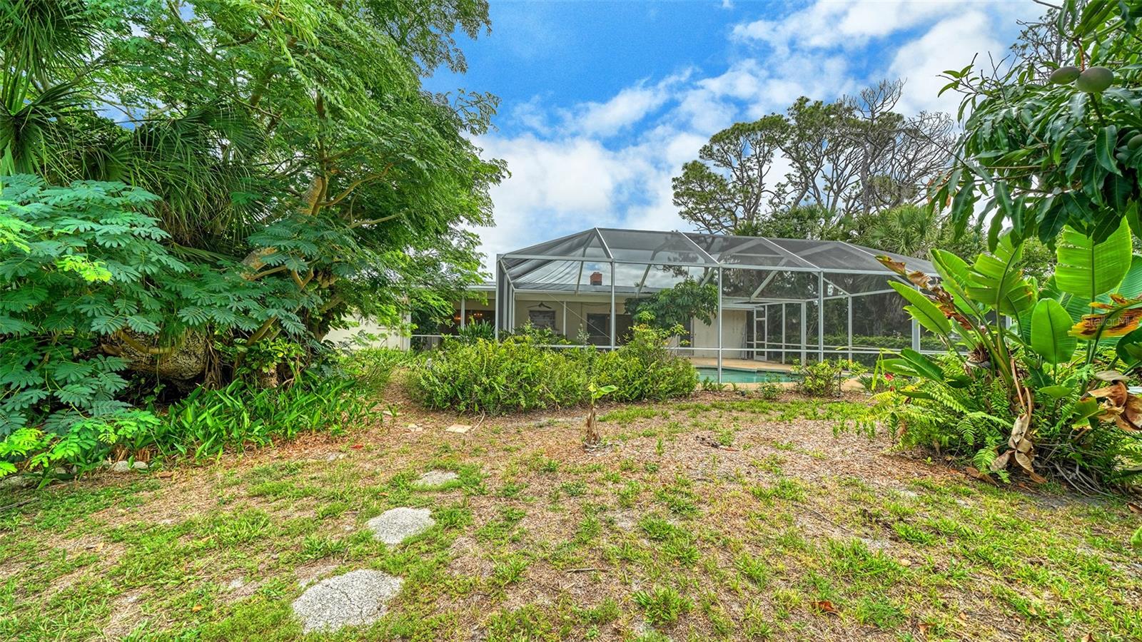 621 ALHAMBRA RD