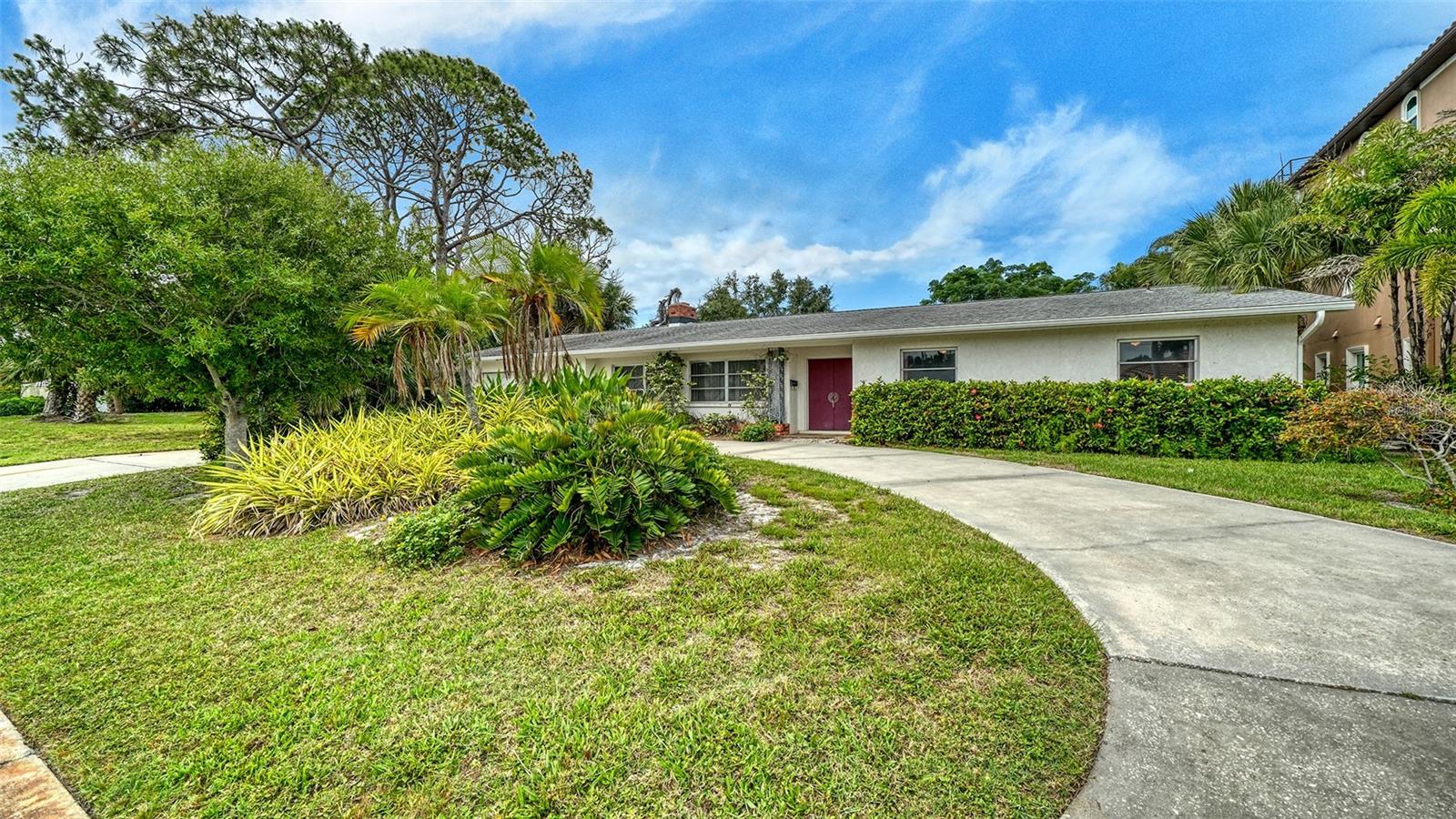 621 ALHAMBRA RD
