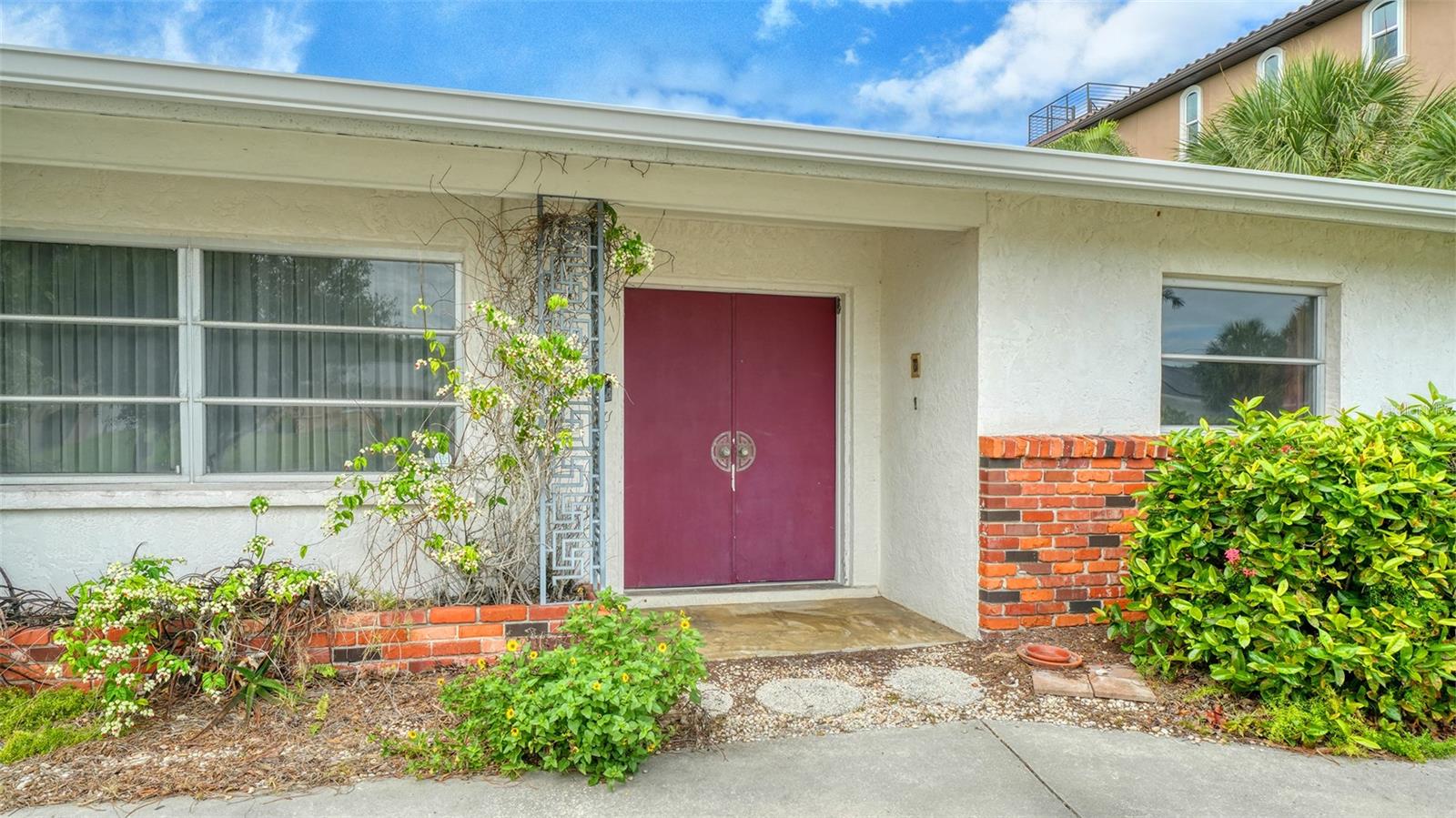 621 ALHAMBRA RD