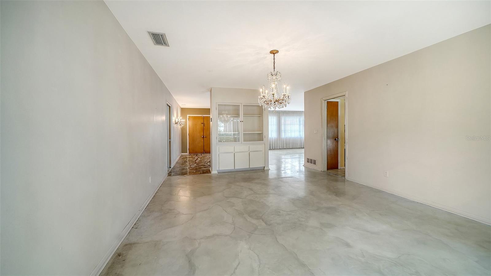 621 ALHAMBRA RD